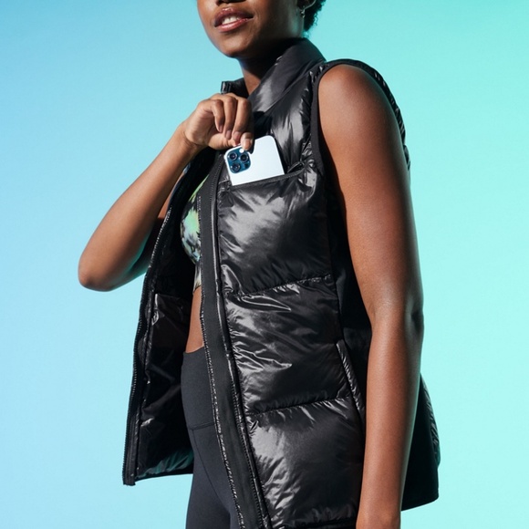 Black Fabletics puffer vest - Picture 5 of 6